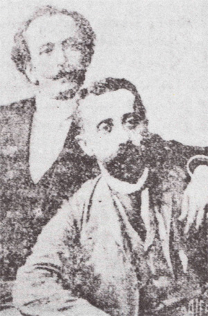 Hovsep Aznavur (oturan) ve yakın dostu Bedros Atamyan